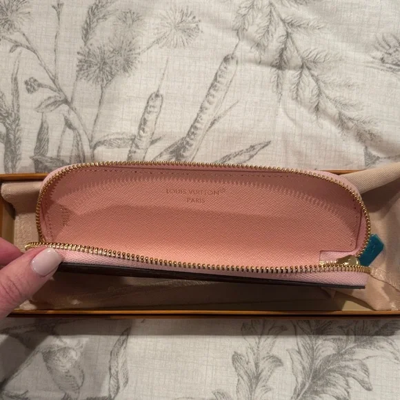 Louis Vuitton style pencil case - Picture 3 of 6